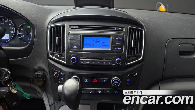 Hyundai Starex 2019 — photo 14