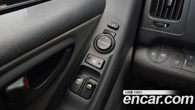 Hyundai Starex 2019 — photo 18
