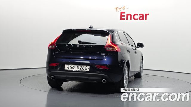 Volvo V40 2016 — photo 4