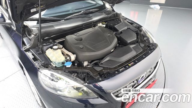 Volvo V40 2016 — photo 6