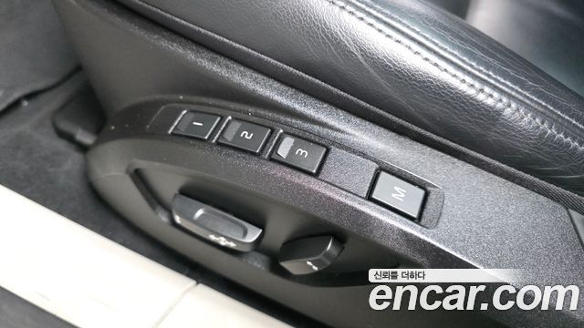 Volvo V40 2016 — photo 25