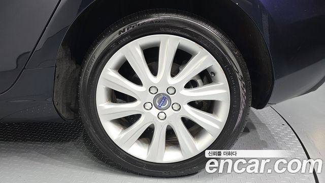 Volvo V40 2016 — photo 7