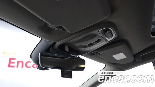 Volvo V40 2016 — photo 27