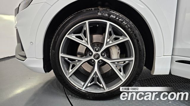 Audi Q8 2023 — photo 5