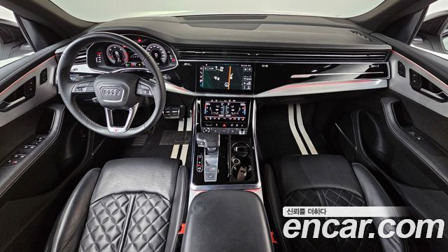 Audi Q8 2023 — photo 7