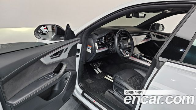 Audi Q8 2023 — photo 10