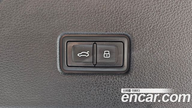 Audi Q8 2023 — photo 16