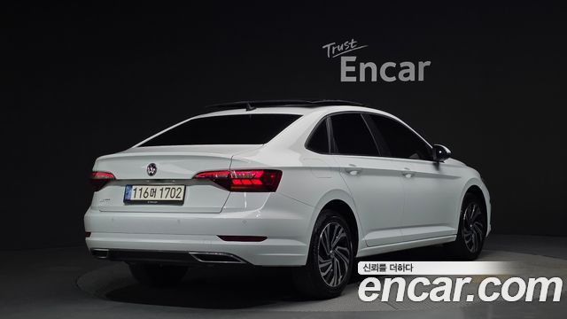 Volkswagen Jetta 2021 — photo 2