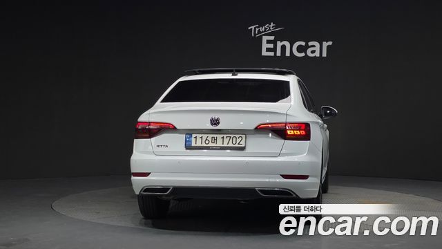 Volkswagen Jetta 2021 — photo 4