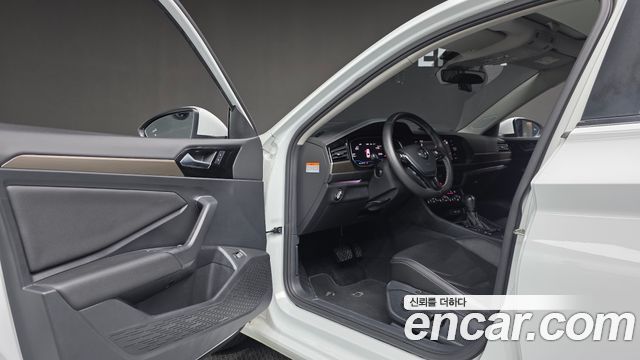 Volkswagen Jetta 2021 — photo 13