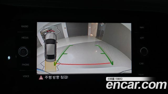 Volkswagen Jetta 2021 — photo 21