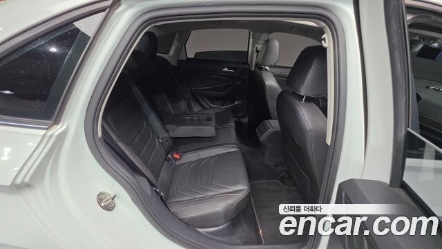 Volkswagen Jetta 2021 — photo 24
