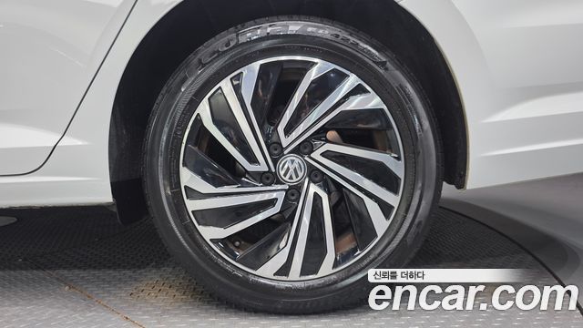 Volkswagen Jetta 2021 — photo 7