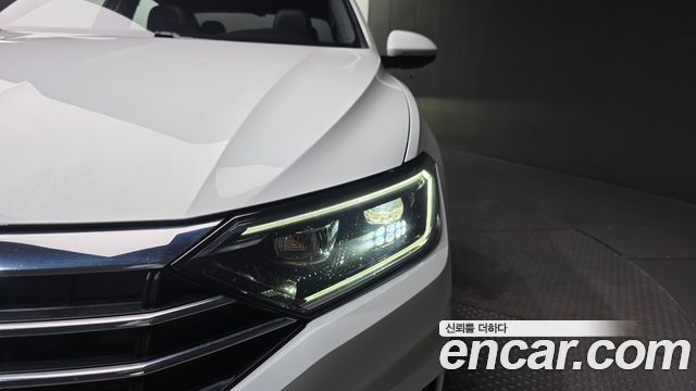 Volkswagen Jetta 2021 — photo 8
