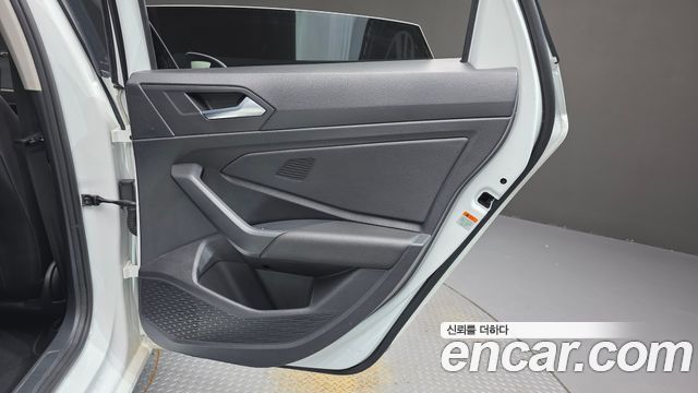Volkswagen Jetta 2021 — photo 15