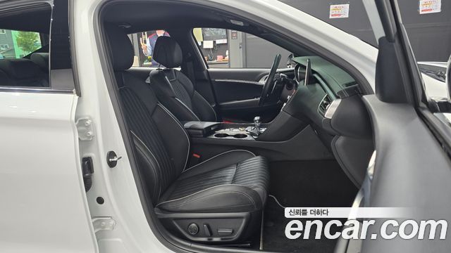 Genesis G70 2020 — photo 11
