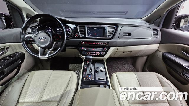 Kia Canival 2017 — photo 10