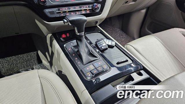 Kia Canival 2017 — photo 12