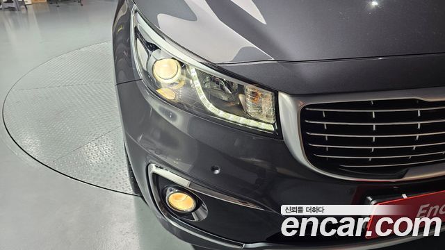 Kia Canival 2017 — photo 8