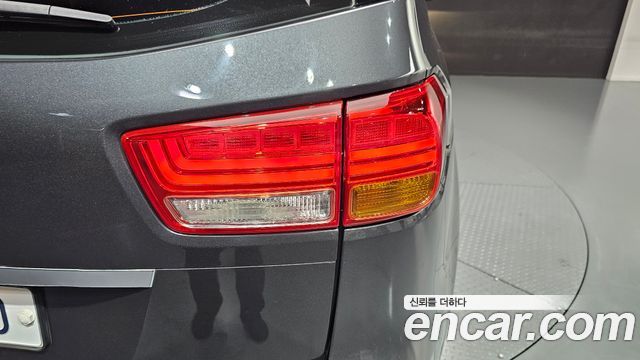 Kia Canival 2017 — photo 9