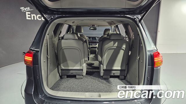 Kia Canival 2017 — photo 30