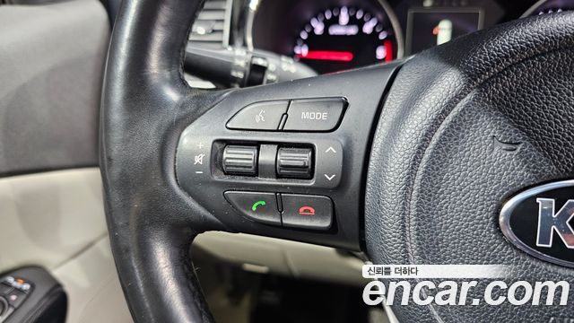 Kia Canival 2017 — photo 31