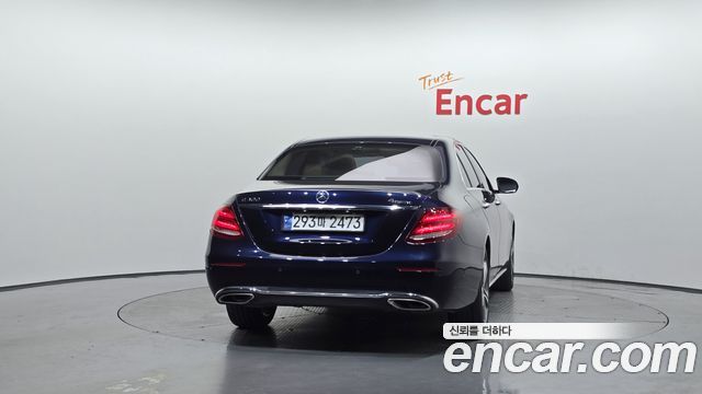 Mercedes-Benz E-Class 2019 — photo 4