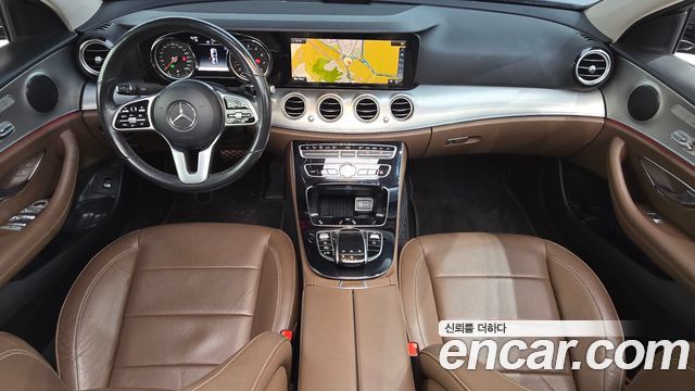 Mercedes-Benz E-Class 2019 — photo 7