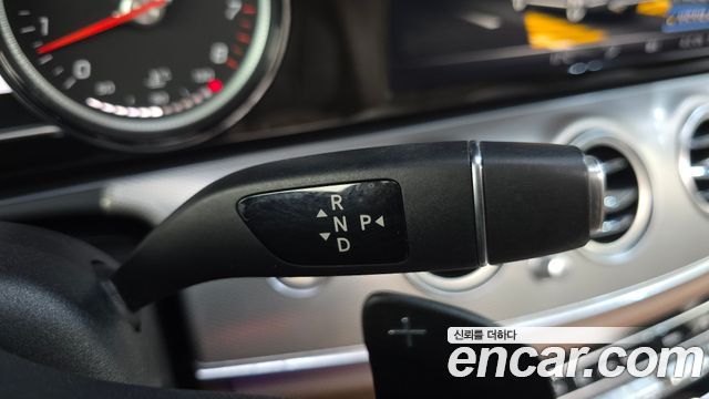 Mercedes-Benz E-Class 2019 — photo 9
