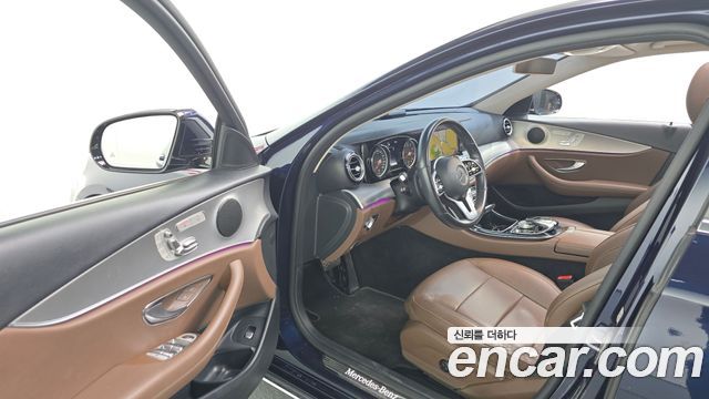 Mercedes-Benz E-Class 2019 — photo 10