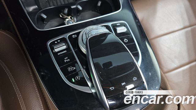 Mercedes-Benz E-Class 2019 — photo 19