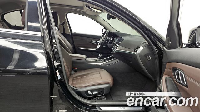 BMW 3-Series 2020 — photo 11