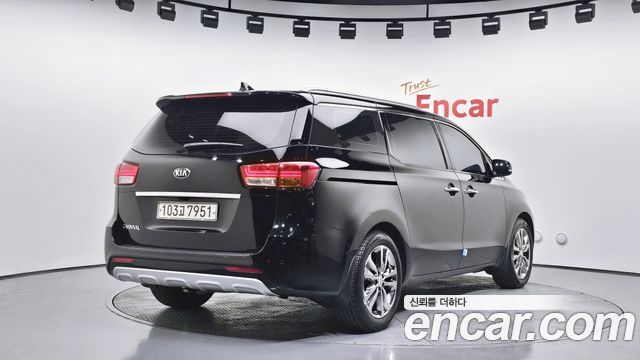 Kia Canival 2018 — photo 2