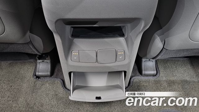 Kia Canival 2018 — photo 11