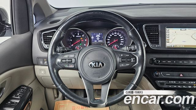Kia Canival 2018 — photo 13
