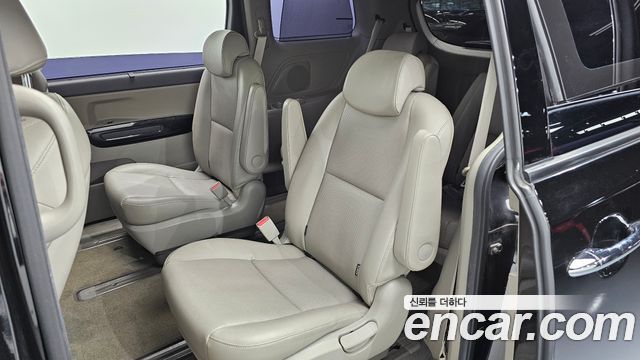 Kia Canival 2018 — photo 17