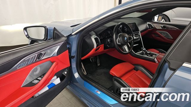 BMW 8-Series 2021 — photo 13