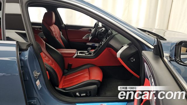 BMW 8-Series 2021 — photo 17
