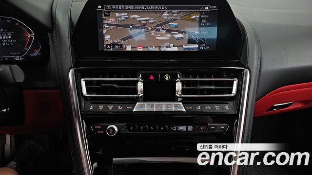 BMW 8-Series 2021 — photo 20