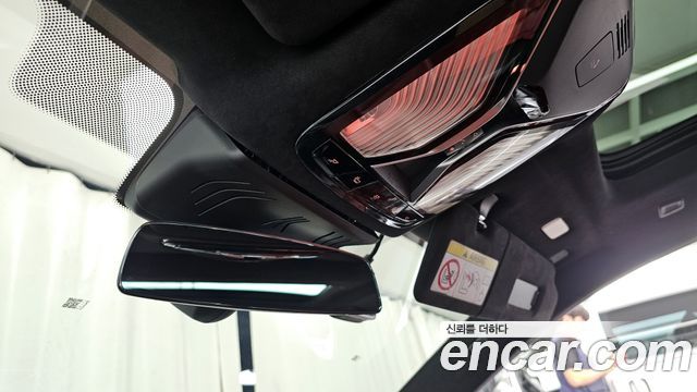 BMW 8-Series 2021 — photo 31