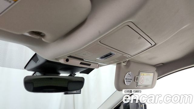 Jaguar E-PACE 2020 — photo 17
