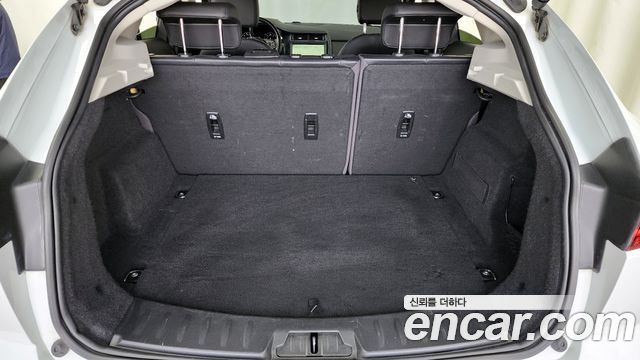 Jaguar E-PACE 2020 — photo 20