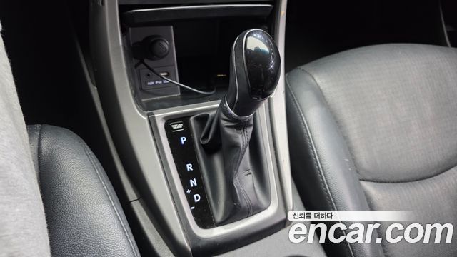 Hyundai AVANTE 2015 — photo 9