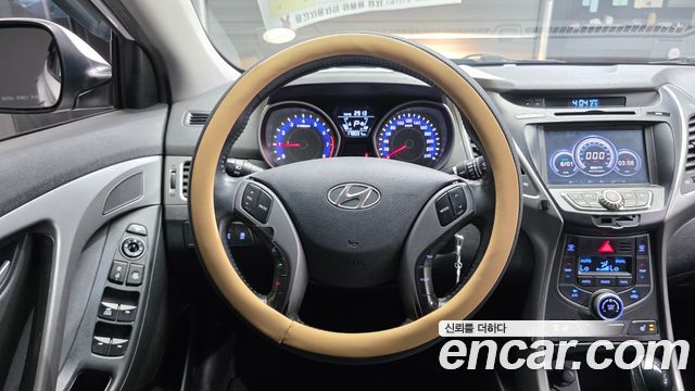 Hyundai AVANTE 2015 — photo 12