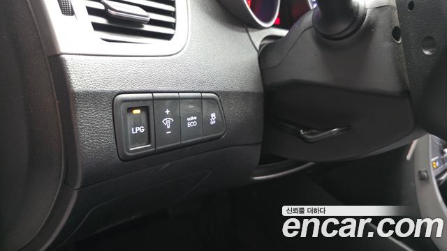 Hyundai AVANTE 2015 — photo 14