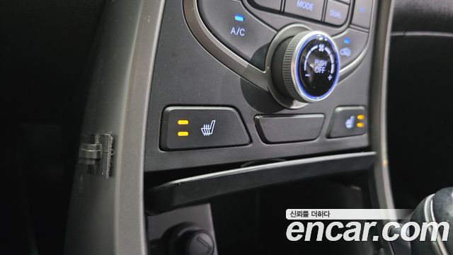 Hyundai AVANTE 2015 — photo 18