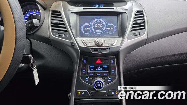 Hyundai AVANTE 2015 — photo 20