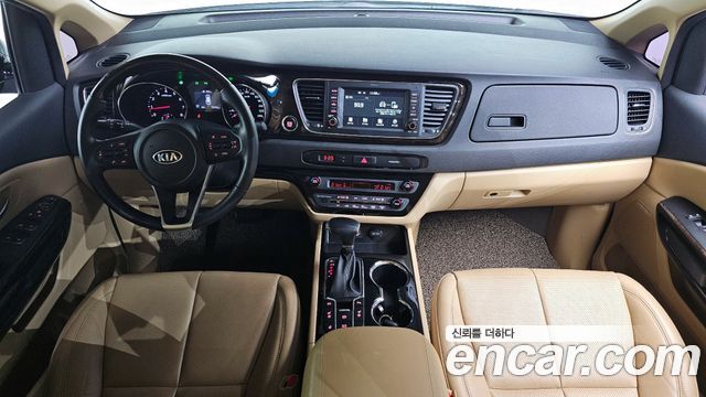 Kia Canival 2020 — photo 10