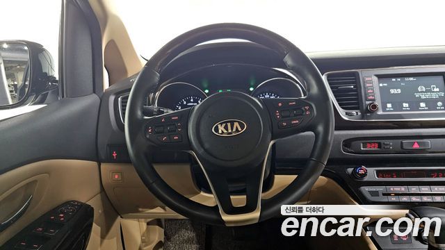 Kia Canival 2020 — photo 18