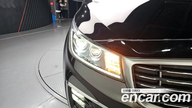 Kia Canival 2020 — photo 8